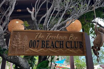 007 Private Beach Club -Swimming Pigs, Snorkeling, Lunch, Drinks