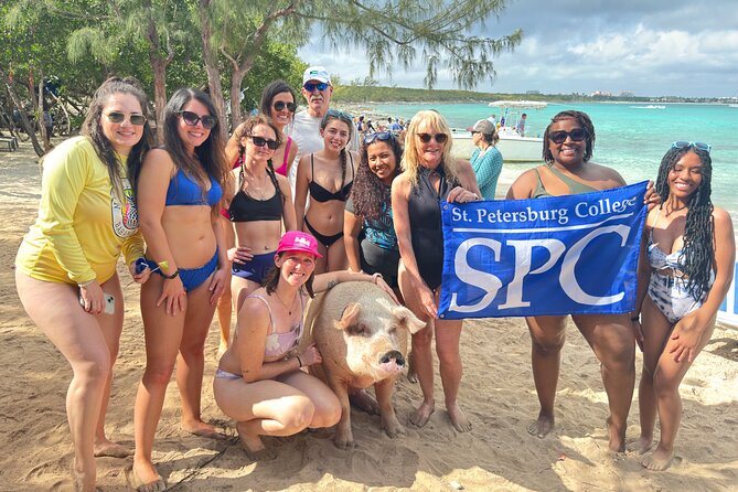 4-Island Tour Swimming Pigs, turtles, snorkeling , rose island, - The guides and group atmosphere