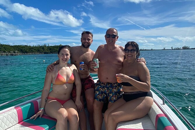 5 Hours Pigs and Turtles with Beach Stop in Bahamas - The crew can shape the experience