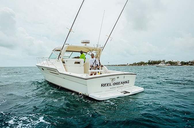 8 hours 38ft Reel Dreams Private Charter Nassau - Price, group size, and real value