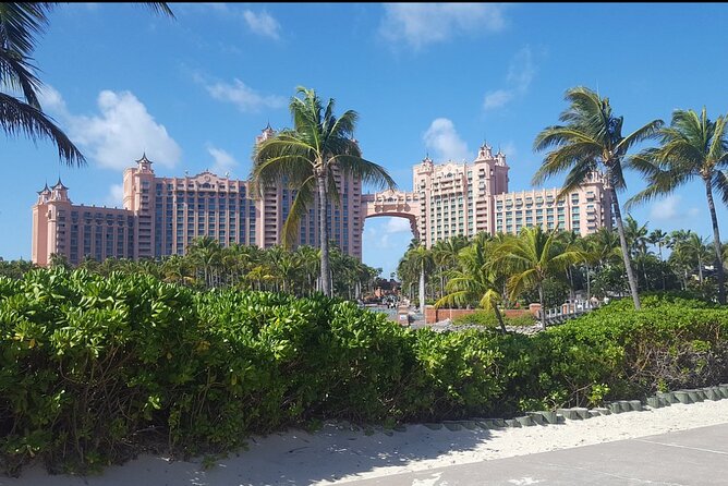 Atlantis & Paradise Island Private Transportation - Queens Staircase and Fort Fincastle in a short visit