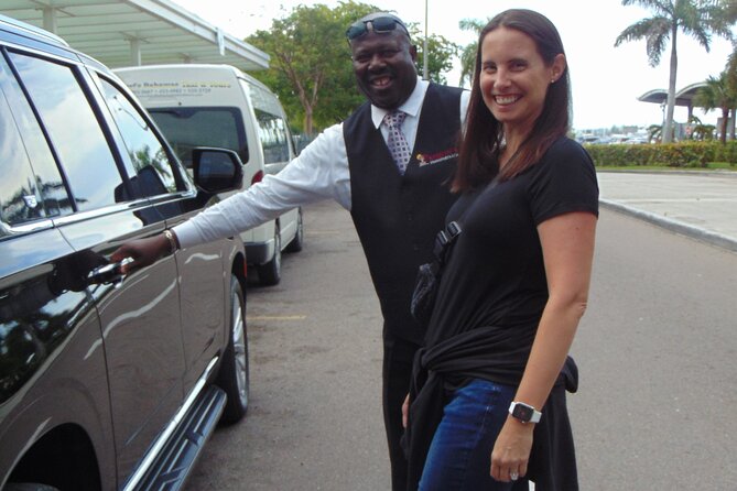Bahamas Airport Transportation w/Free Grocery Stop-1 Way Private - Key points at a glance