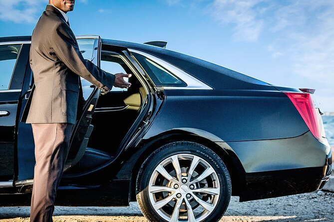 Bahamas Airport Transportation w/Free Grocery Stop-1 Way Private - Why this Nassau airport ride is more than a taxi