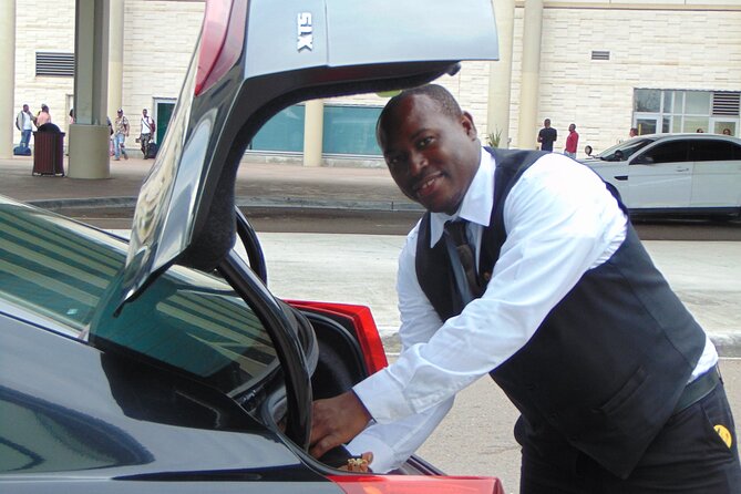 Bahamas Airport Transportation w/Free Grocery Stop-1 Way Private - The service strengths you can count on
