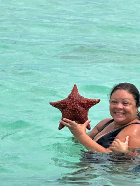 Bahamas: Swimming Pigs & Snorkeling Cruise with Lunch & Rum - Meeting the crew at Paradise Island