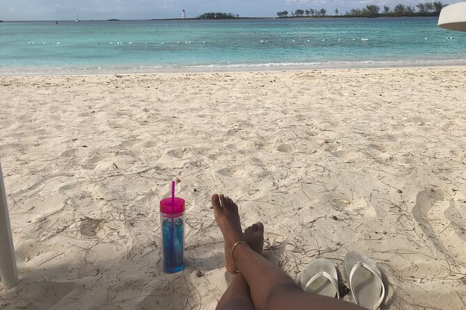 Bahamian Beverages & Bites Tour - Lunch at Junkanoo Beach