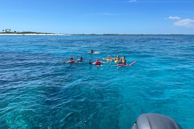 Catamaran Snorkel & Beach Day with Turtles - Thirty minutes over a coral reef near Atholl Island