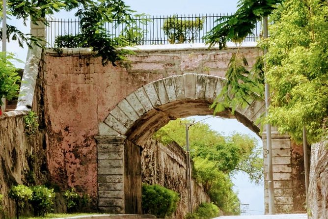 City Sight Seeing with Wine, Rum Cake and Conch Fritter Samples - Key points to know before you book