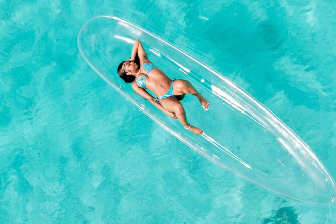 Clear Kayak Photoshoot+Free Cocktail Nassau, Bahamas - The 30-minute water session