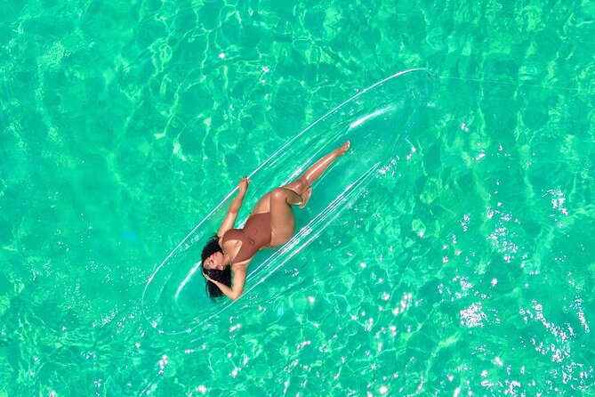 Clear kayak photoshoot Nassau Bahamas. - Why this Nassau photo session is different