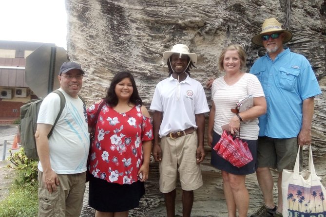 Dilly Dally Walking Tour of Nassau Attractions - Ending at the Straw Market