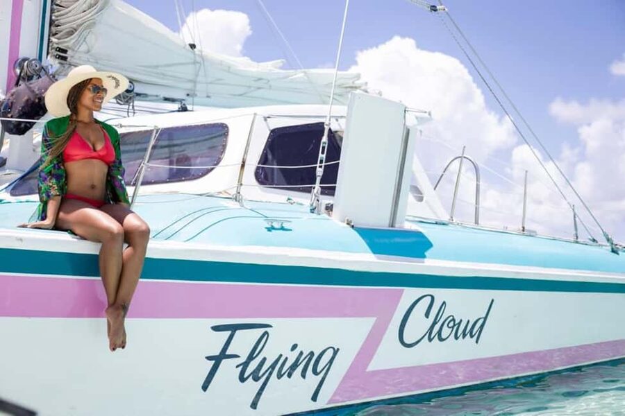 Full Day Sail and Snorkel with Turtles - From your hotel to Paradise Island