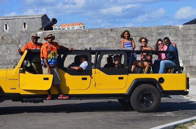 Funky Jeep Adventure in Nassau - Arawak Cay brings the food to the table