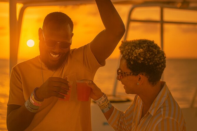 Grand Bahama Catamaran Sunset Cruise with Drinks and Snacks - How the group size affects the experience