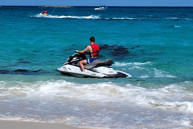 Jetski Rentals Nassau Bahamas. Transportation included (free) - The small touches in the car