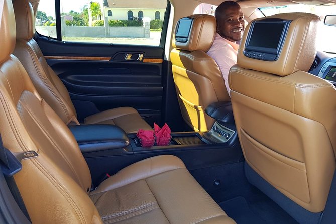 Luxury MKT Town Car Private Roundtrip Transfer - Key Points at a Glance