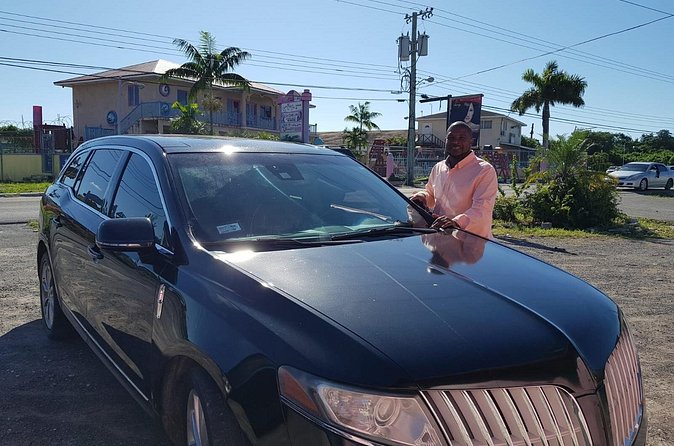 Luxury MKT Town Car Private Roundtrip Transfer - A Look at the Main Transfer Options