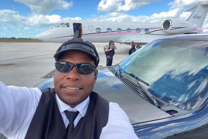 Luxury SUV Transfer from Airport, cruise port, Celebration Key - Airport pickup at Grand Bahama International Airport