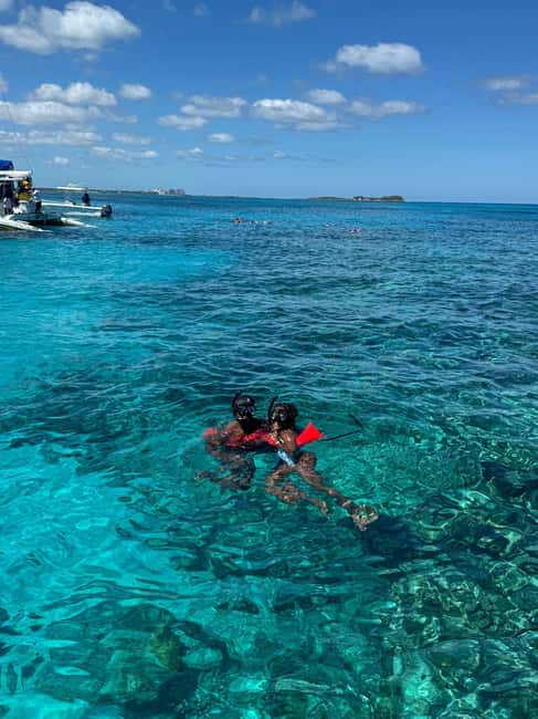 Nassau: 3-Island Snorkel Tour with Pigs, Beach Club, & Lunch - Who will enjoy this four-hour outing
