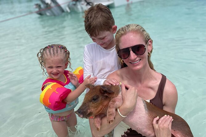 Nassau: 3 islands Pigs,Turtles,Snorkel & Beach Club with lunch - Lunch, drinks, and the pace of the day