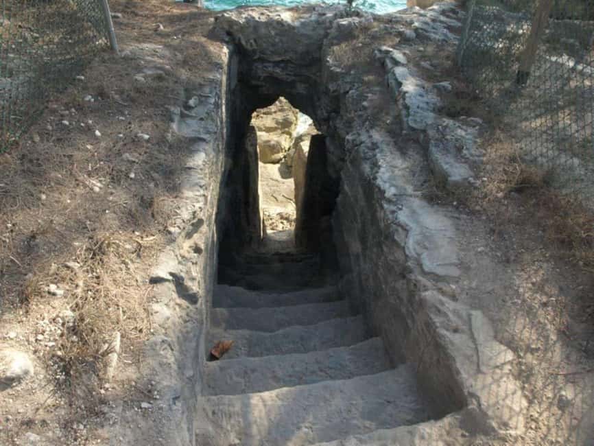 Nassau: ATV Guided Tour - Queen’s Staircase and the old city center