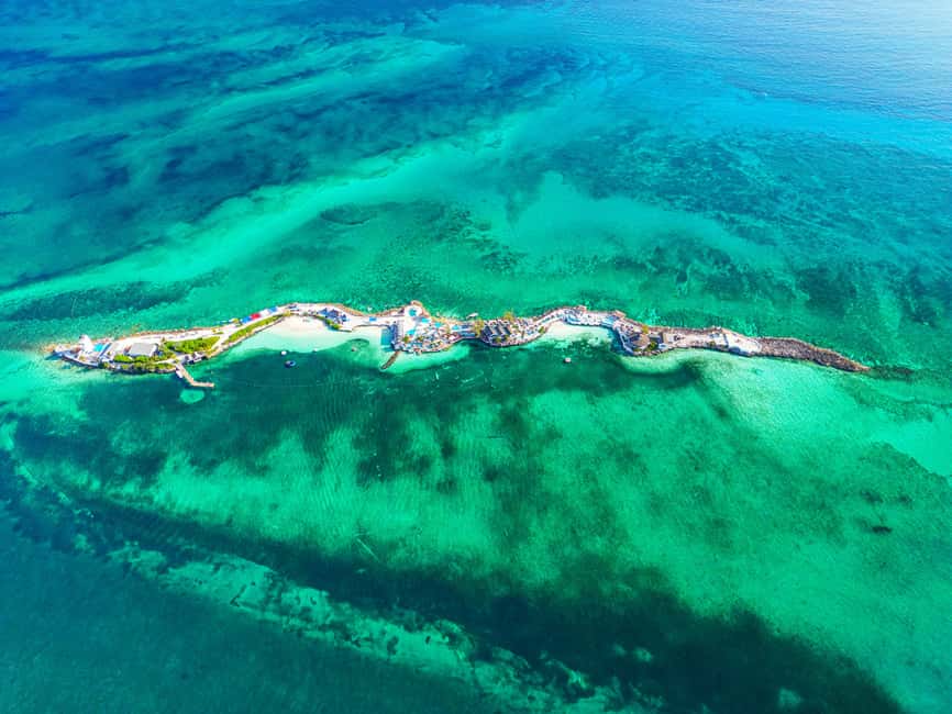 Nassau: Beach Day at SunCay incl. Lunch - Boat Tour - Kayaks, paddle boards, and time in the water