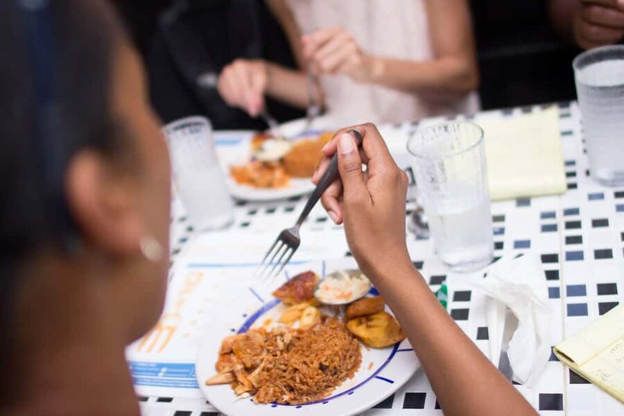 Nassau: Bites and Sites Food and Cultural Walking Tour - Meeting your guide near Bahamian Cookin’