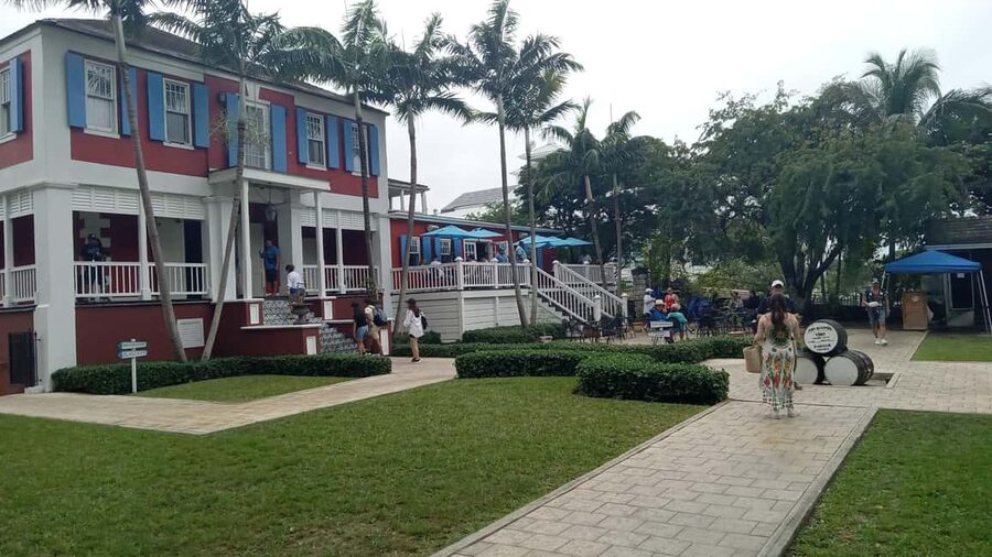 Nassau City Tour: Discover the Charms of Old Charles Town - Chocolate, Wine, Cigars, and a 1789 Distillery