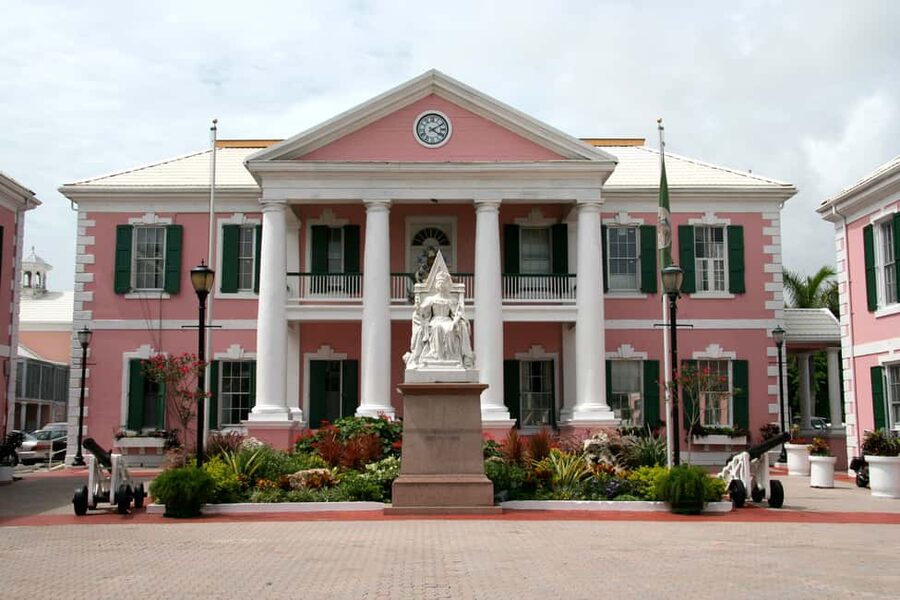 Nassau: E-Scooter Tour with Food Tasting and Local Drinks - What happens when the weather changes