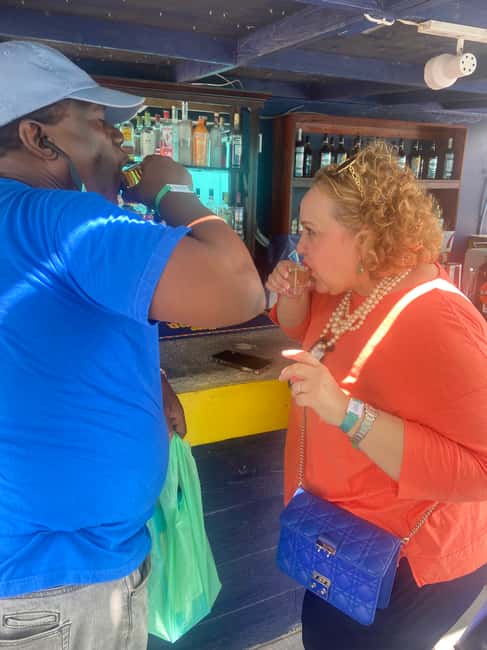 Nassau: Historic City Tour with Drink and Food Tasting - Rum cake, chocolate, and Bahamian sweets