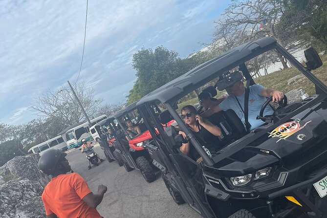 Nassau Narrated Jeep tour with Full Bahamian Lunch and Drink - Tasty Teas Bahamas and local samples