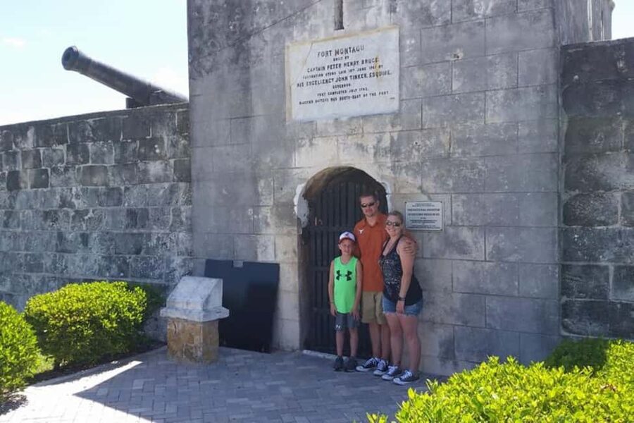 Nassau: Private City Highlights Tour - Parliament Square and Rawson Square in five-minute doses