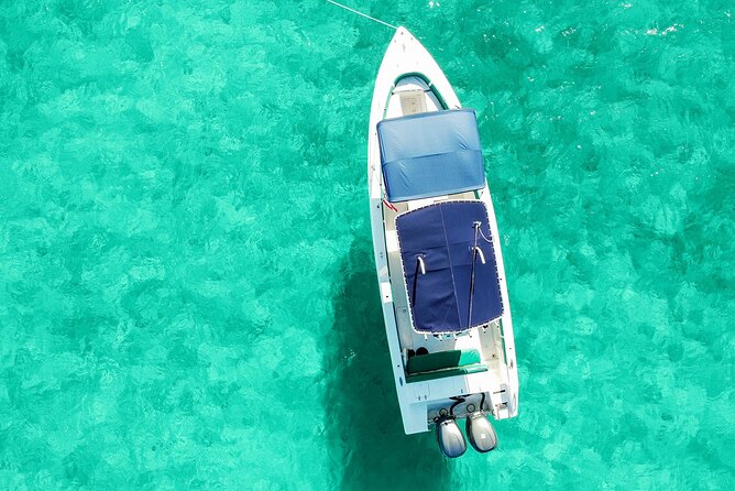 Nassau, Private Swimming Pig, Island Hopping, Snorkeling, Turtles - One boat, four hours, several Bahamian stops