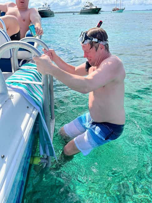 Nassau: Reef Snorkeling, Turtles, Lunch & Private Beach Club - Stop two: Green Cay turtle watching