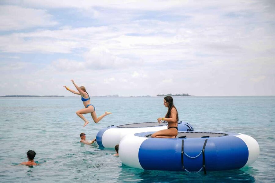 Nassau: Rose Island's Sand Dollar Beach Resort - Food, drinks, and the real cost