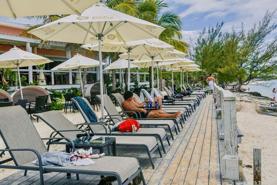 Nassau: Rose Island Swimming Pigs and Beach Day Group Tour - Food, drinks, and the real cost