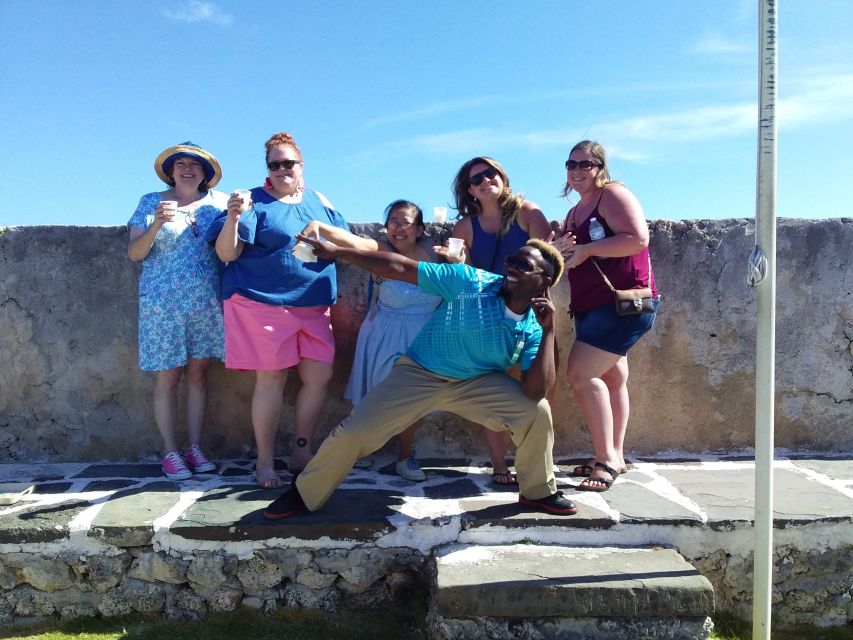 Nassau: Sip, Sample & See, Food & History Bus Tour - Who should book this experience?