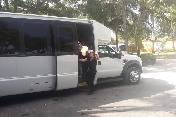 Nassau Transportation - A Private Ride Instead of Nassau’s Crowded Transport