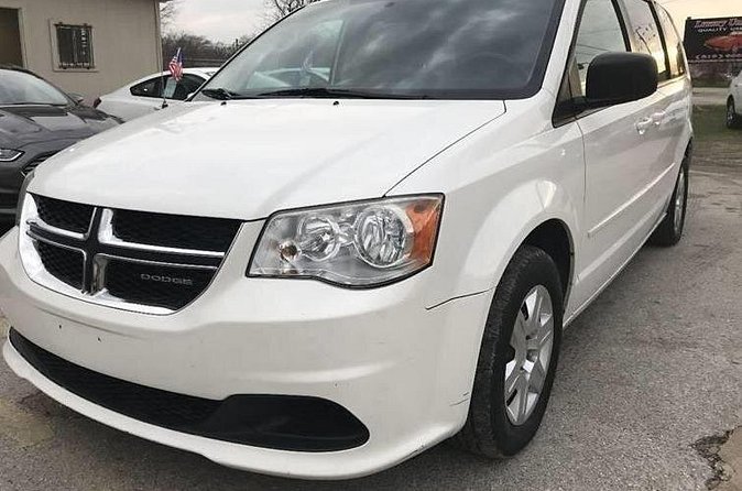 One Way Private Airport Transfer for 4 People or Less - A simple arrival at Nassau International Airport