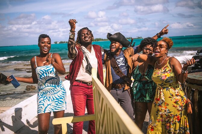 Pirate Jeep Sightseeing Adventure! - The Queen’s Staircase and Nassau’s difficult past