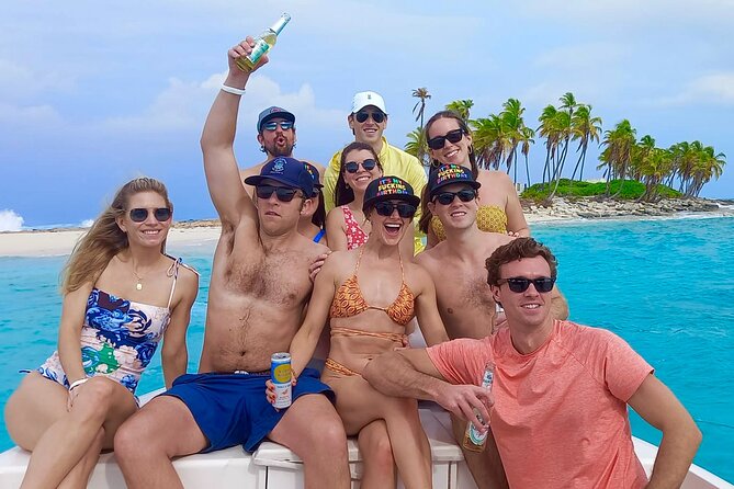Private 4-Hour Rose Island charter Snorkeling Turtles & Beaching - Rose Island beaches and Footprints Beach Bar & Grill