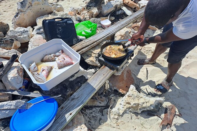 Private 4 hour Rose Island tour snorkeling fishing - What the private format changes