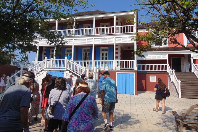 Private Guided Island Tour in Nassau Bahamas -Free Wifi & Drinks - Arawak Cay for conch and a cold drink