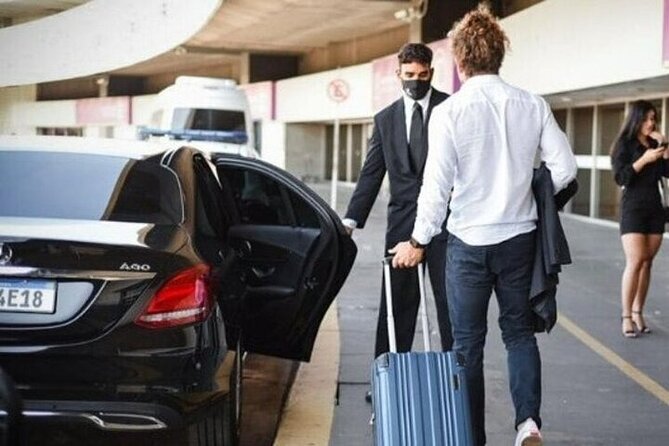 Private One-way Transfer Lynden Pindling Airport To Nassau - Who will get the most from this transfer?
