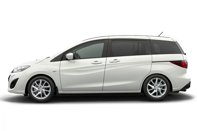 Private Roundtrip Minivan Airport Transfer to Downtown Nassau - A short Nassau introduction on the drive