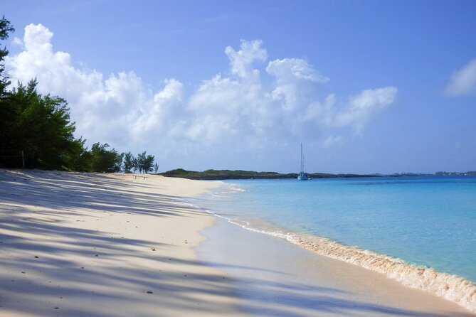Private Snorkeling or Fishing from Nassau - 31ft Sitting Pretty - Beaching and Nassau Harbour sightseeing