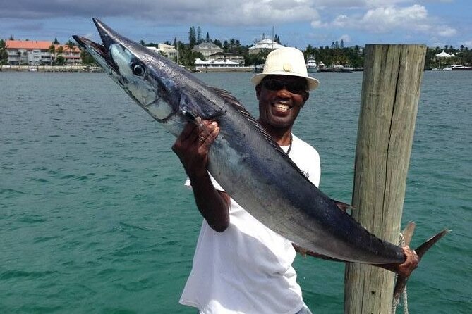 Private Speed Boat for Snorkeling or Fishing in Nassau - 34ft - Four hours versus eight hours