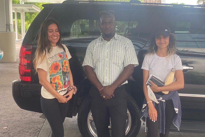Private SUV One way Airport Transfer/Grocery & Liquor stop included - A Flat $200 Fare for a Group of Seven