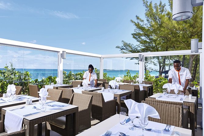 Round trip Airport (LPIA) to Atlantis, Comfort Suites, Warrick, Harbourside, RIU - Air conditioning, Wi-Fi, and the small comforts
