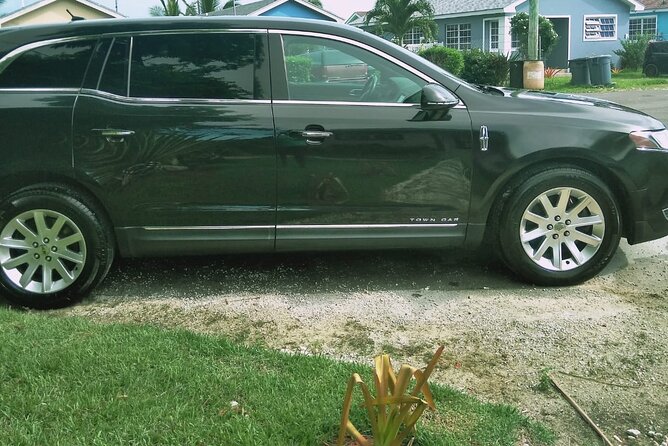Round trip Airport Private Transfer (Nassau Limousine) - Choosing Between the Sedan and SUV